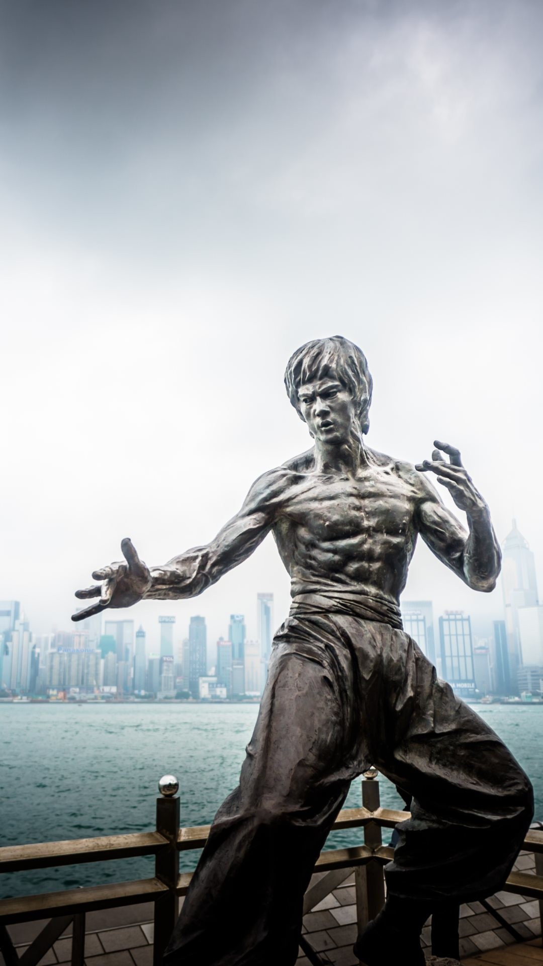 4K HD Wallpaper: Bruce Lee Statue