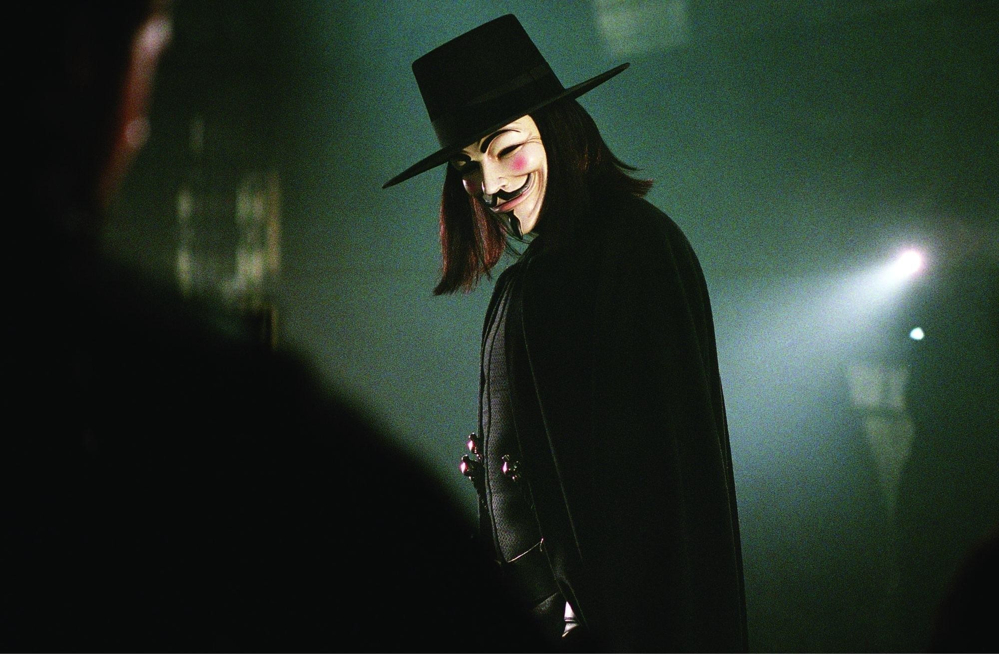 picture-of-hugo-weaving-in-v-for-vendetta-